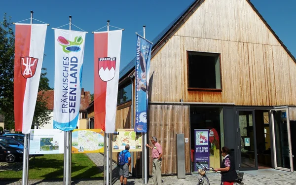 AIZ Eingang in Muhr a.See, Foto: Hilde Bickel, Lizenz: TV Fränkisches Seenland