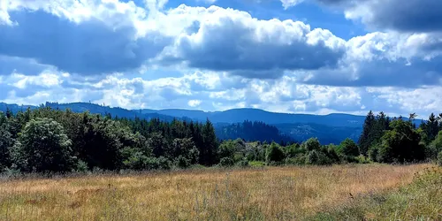 Wolken ueber dem Nurner Brocken, Foto: Tourismusverband Oberes Rodachtal e.V.