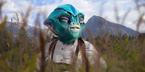 Massmensch auf einer Wiese