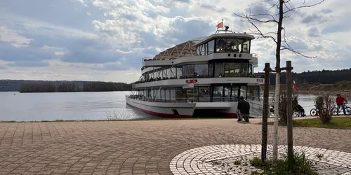 Die MS Brombachsee am Brombachsee