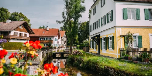 Huglfing: the village in the blossoming Pfaffenwinkel region