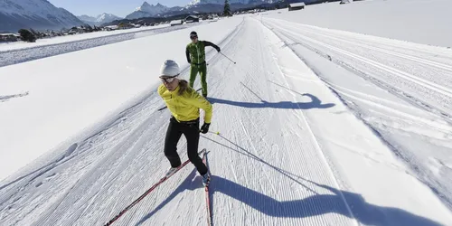 Cross-country skiing and shooting training in the Zugspitz region